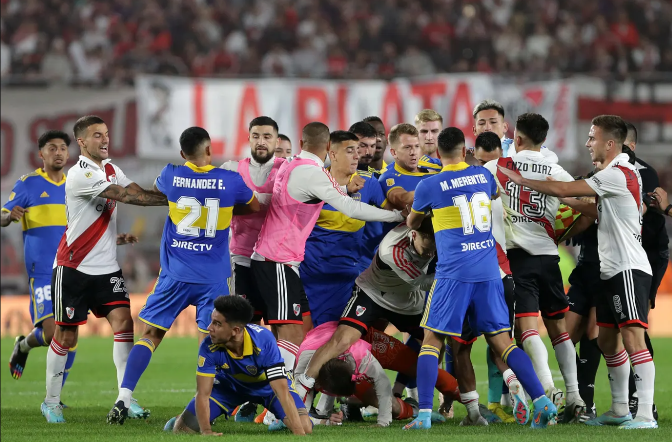 বোকা জুনিয়র্স বনাম রিভার প্লেট : আগুনে দ্বৈরথের উপাখ্যান