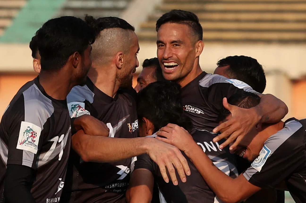 শক্তির বিজ্ঞাপন দিয়ে যাচ্ছে বসুন্ধরা