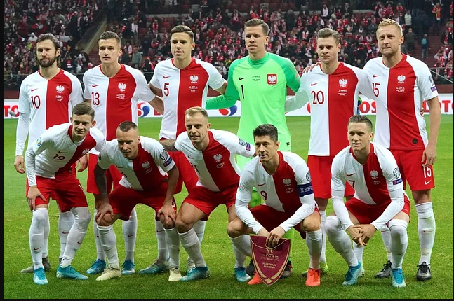 পোল্যান্ড: লেভানডফস্কির কাঁধে সওয়ার আবারও